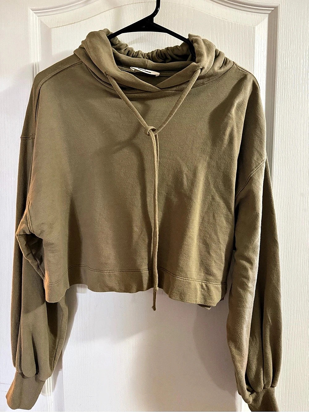 Zenana Cropped Hoodie in Olive green Size Small Like New